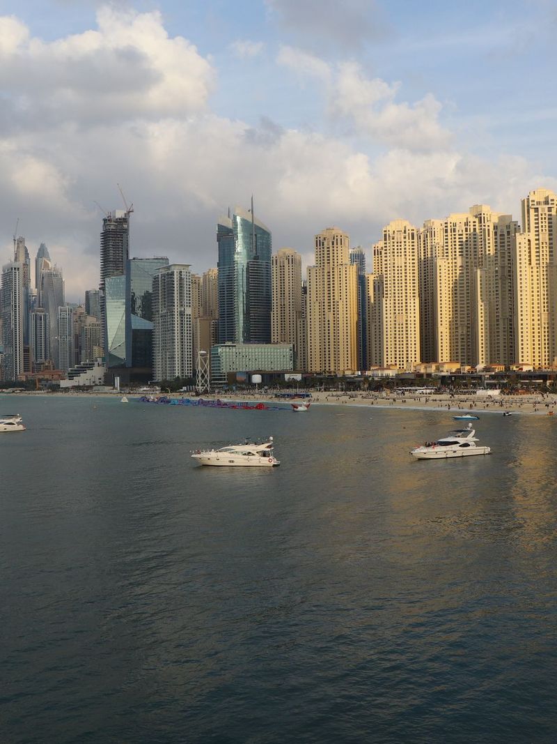 Onde morar em Dubai: como escolher o bairro certo (2026)