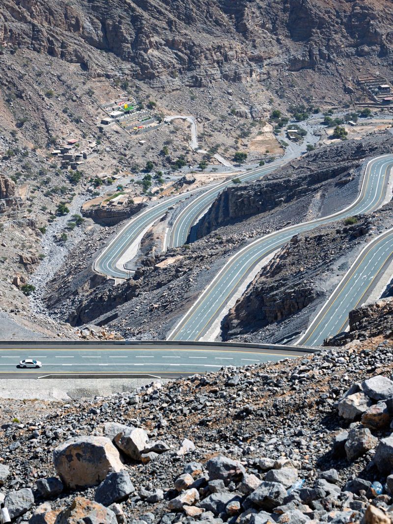 Estrada de Jebel Jais, Ras Al Khaimah, operação terrestre para agências